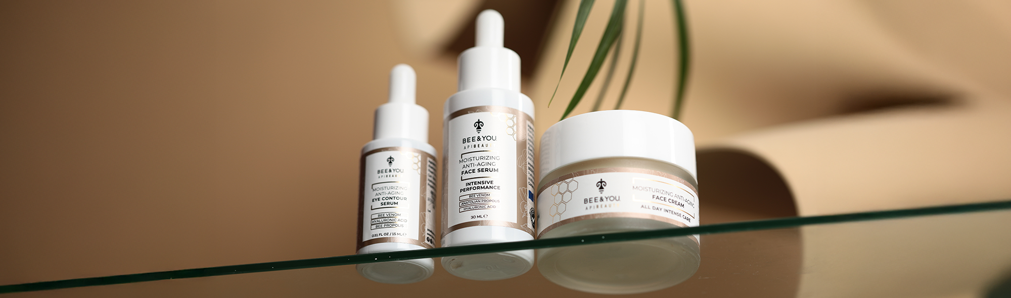 Laat Seizoensveranderingen Je Huid Niet Beschadigen: Crèmes met Rauwe Honing, Koninginnengelei &amp; Propolis